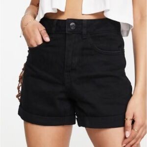 Pull and bear highrise black shorts